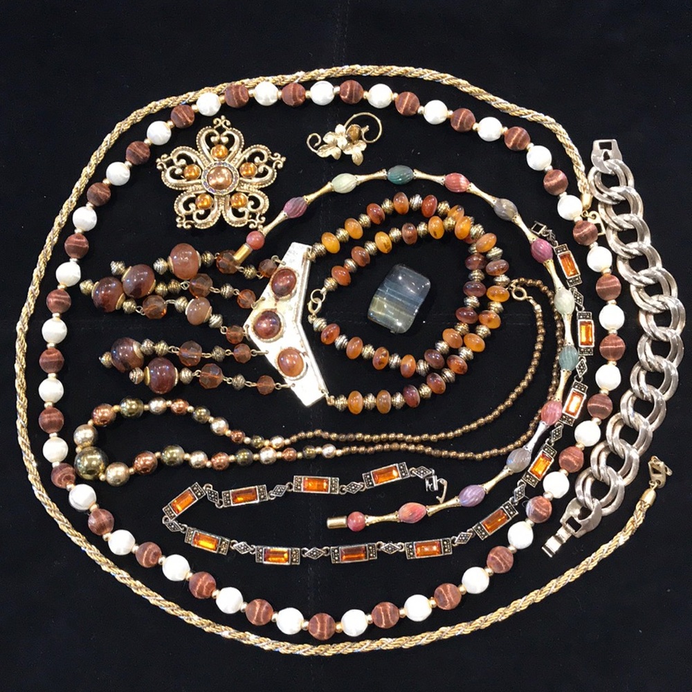Bulk lot of costume jewelry- bundle!